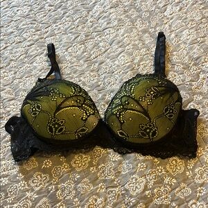 Sophie B Black and Green Lace Bra
